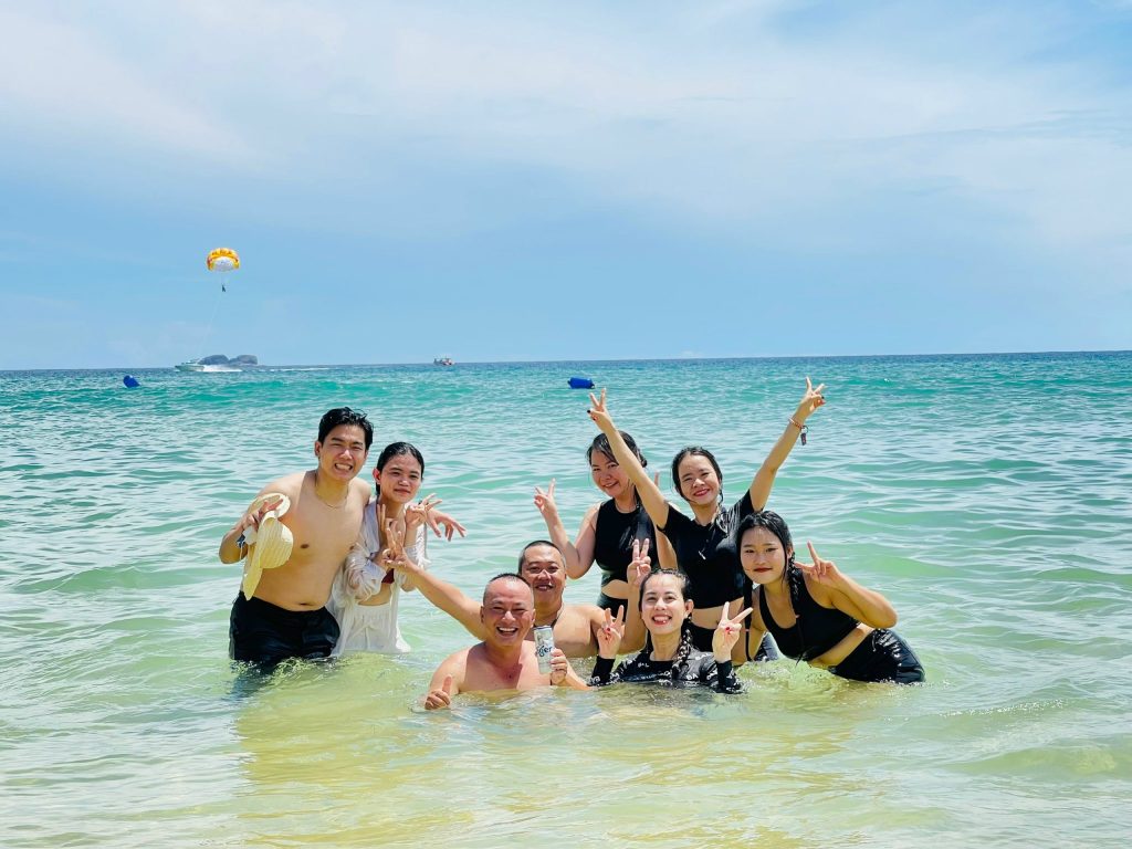 lặn ngắm san hô - Quy Nhơn Group Tour