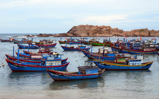 Tour Hòn Khô bằng tàu Gỗ