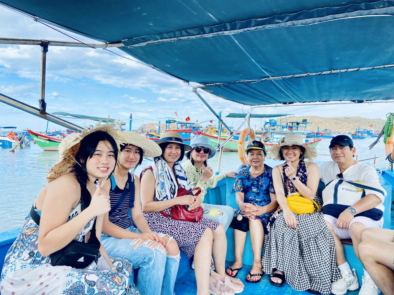 Tour Kỳ Co Giá Rẻ đi bằng tàu gỗ - Quynhongrouptour