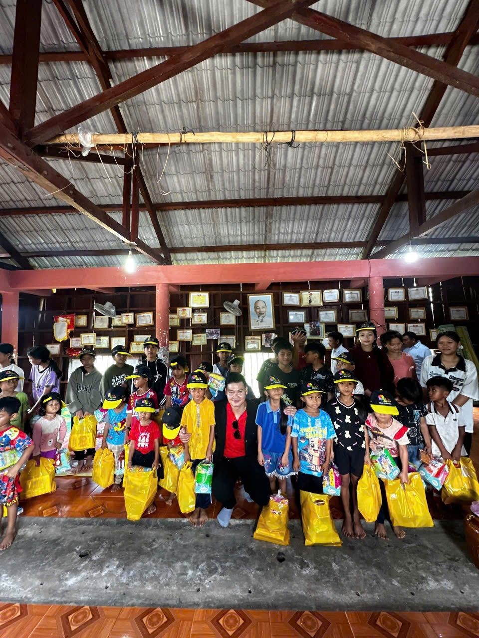 Công ty Quy Nhơn Group Tour – Chương Trình Thiện Nguyện Ý Nghĩa