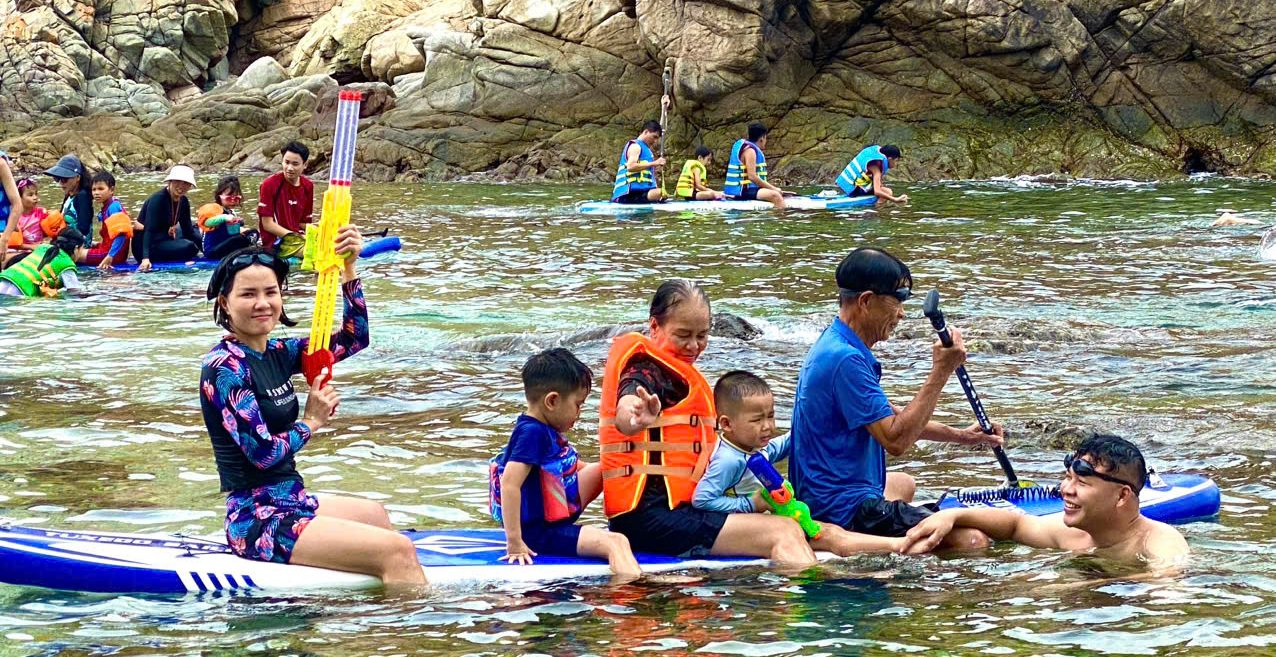 Các hoạt động trãi nghiệm trong Tour Săn Cá Hòn Sẹo